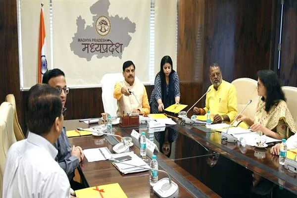 समीक्षा/बैठक फ़ाइल। कैबिनेट लीड नहीं; घर का प्रोटोटाइप यह फोटो नहीं।
